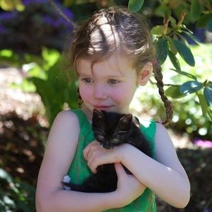 Meet your Posher, Avery